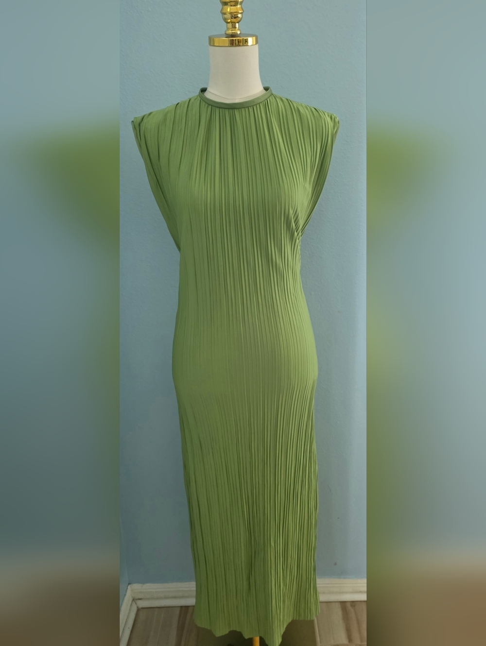 Atlein Green Pleated Midi Dress